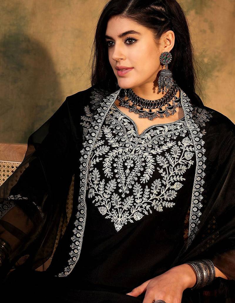 Floral yoke design regular thread work kurta with trousers & dupatta