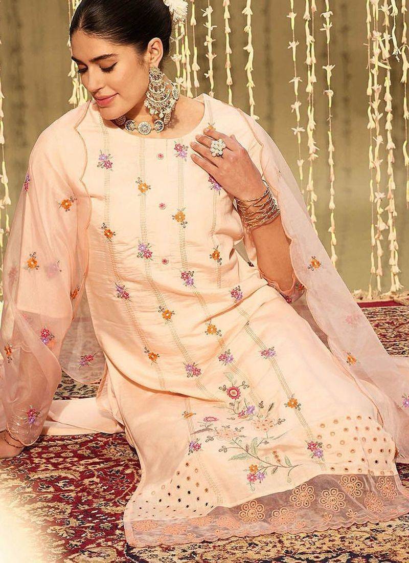 Floral embroidered regular thread work kurta with trousers & dupatta