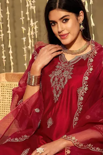 Ethnic motifs embroidered thread work kurta with trousers & dupatta
