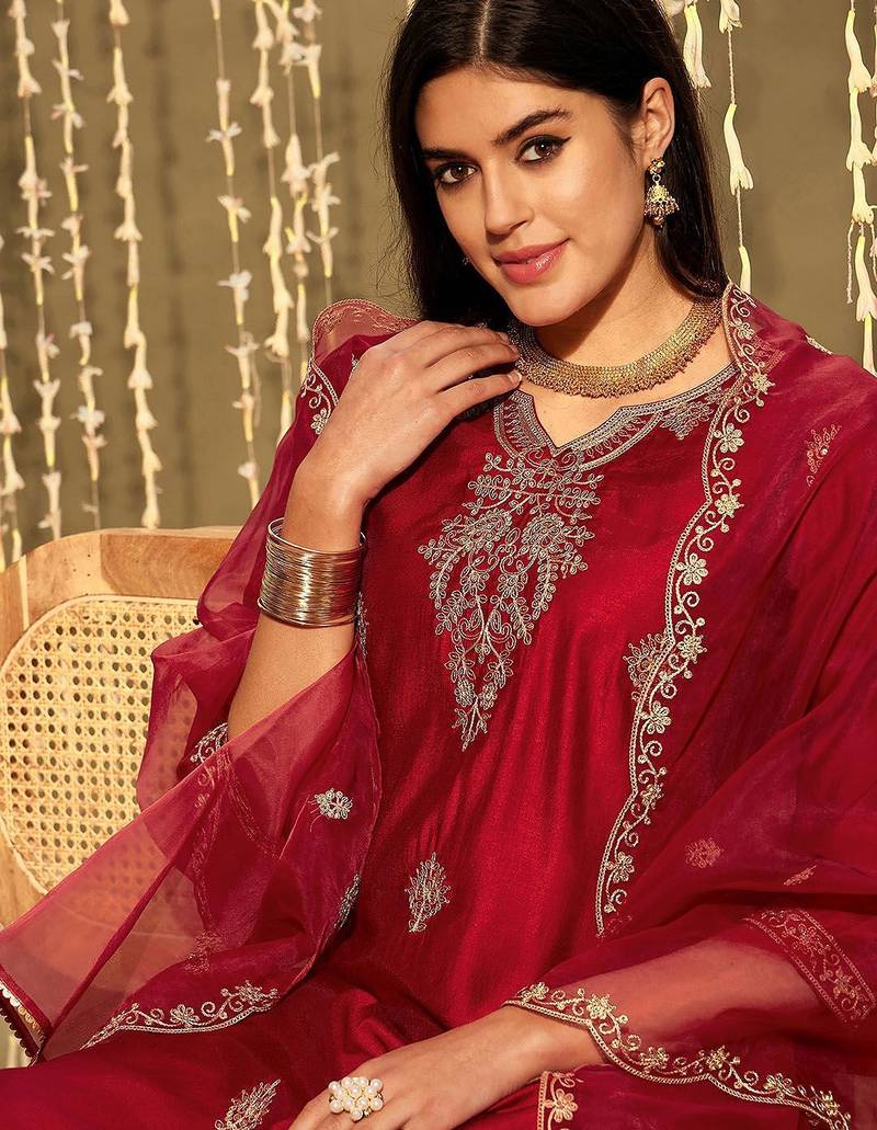 Ethnic motifs embroidered thread work kurta with trousers & dupatta