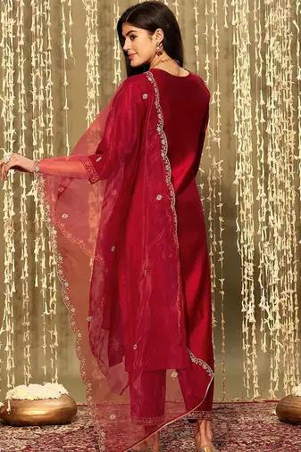 Ethnic motifs embroidered thread work kurta with trousers & dupatta