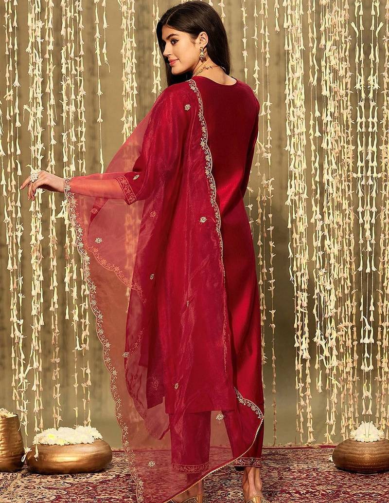 Ethnic motifs embroidered thread work kurta with trousers & dupatta