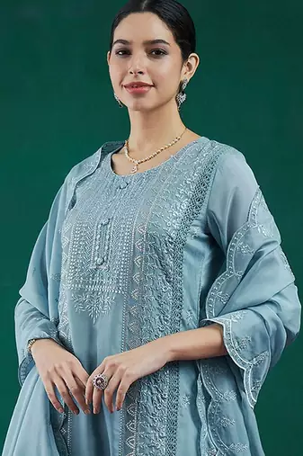 Ethnic motifs embroidered regular thread work kurta with trousers & dupatta