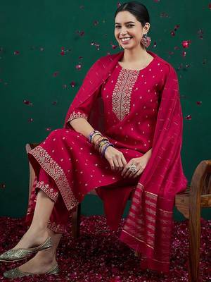 Embroidered sequinned chanderi silk straight kurta with trousers & dupatta 1