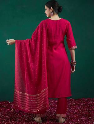 Embroidered sequinned chanderi silk straight kurta with trousers & dupatta 5