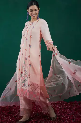 Floral embroidered regular thread work kurta with trousers & dupatta