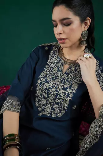 Floral embroidered regular thread work liva kurta with trousers & dupatta