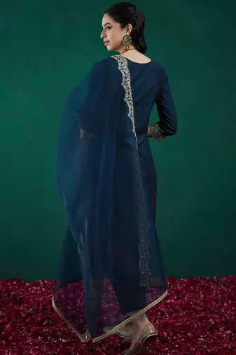 Floral embroidered regular thread work liva kurta with trousers & dupatta