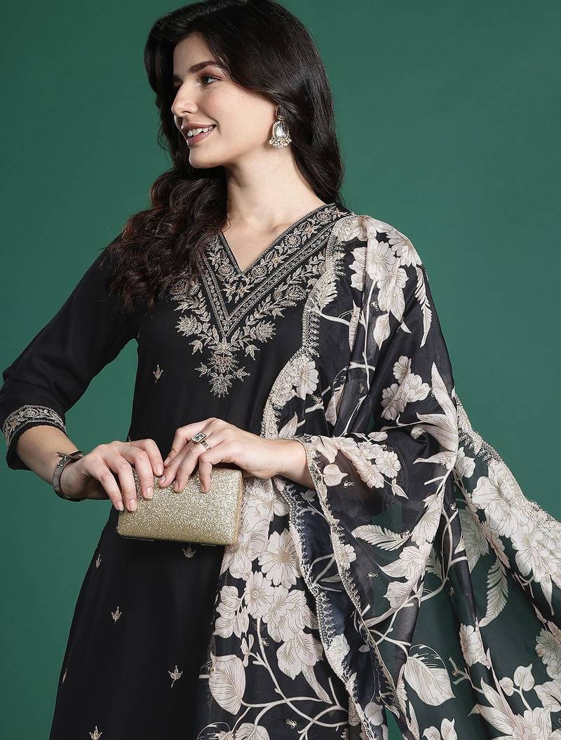 Ethnic motifs embroidered thread work kurta with salwar & with dupatta