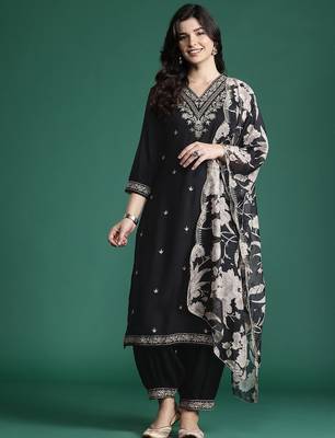 Ethnic motifs embroidered thread work kurta with salwar & with dupatta 1