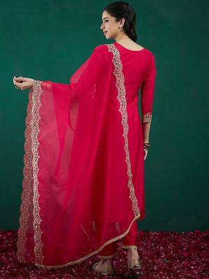Floral embroidered liva zari kurta with trousers & dupatta 4