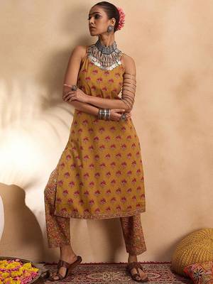 Floral printed cotton straight kurta with trousers 1