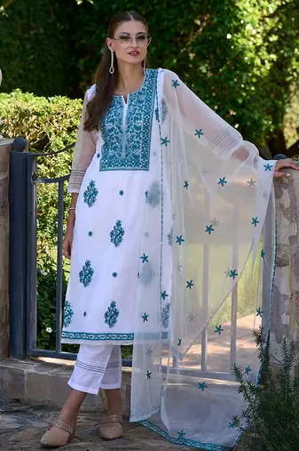 Women floral embroidered regular thread work kurta with trousers & with dupatta