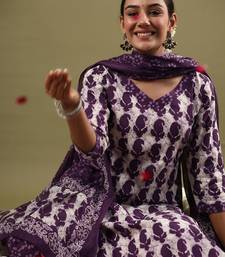 V-neck paisley printed regular pure cotton kurta set