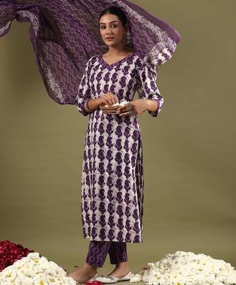 V-neck paisley printed cotton kurta set 5