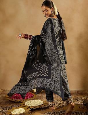 Floral printed cotton straight kurta with trousers & dupatta 5
