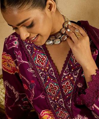 Burgundy floral printed v-neck sequinned cotton straight kurta set 3