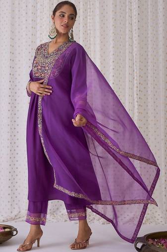 Floral embroidered v-neck liva kurta with trousers & dupatta