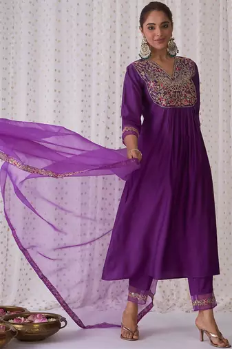 Floral embroidered v-neck liva kurta with trousers & dupatta