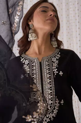 Ethnic motifs embroidered v-neck thread work kurta with trousers & dupatta