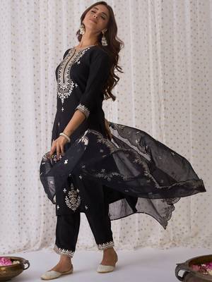 Ethnic motifs embroidered v-neck thread work kurta with trousers & dupatta 1