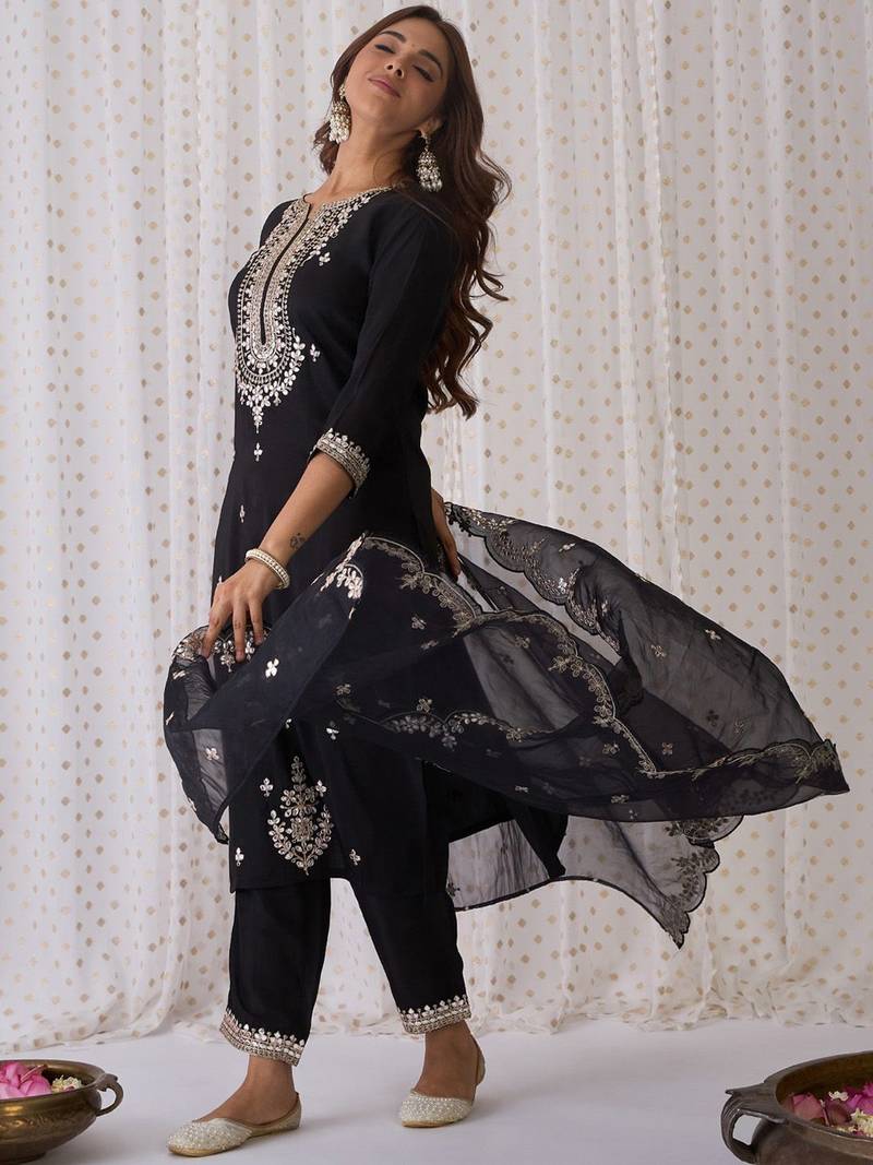 Ethnic motifs embroidered v-neck thread work kurta with trousers & dupatta