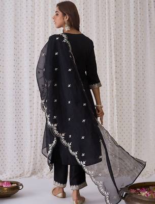 Ethnic motifs embroidered v-neck thread work kurta with trousers & dupatta 5
