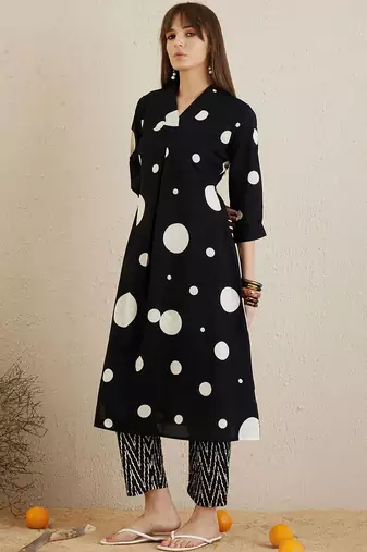 Printed pleated pure cotton kurta with trousers