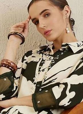 Floral printed sequinned shirt collar straight kurta with trousers 5