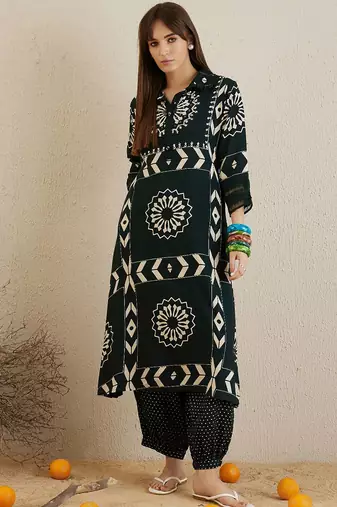 Floral printed sequinned shirt collar a-line kurta with salwar