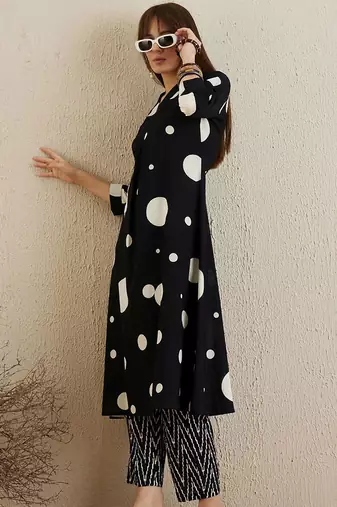 V neck printed pleated pure cotton straight kurta with trousers