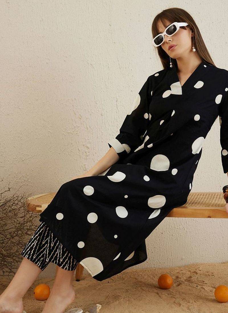 V neck printed pleated pure cotton straight kurta with trousers
