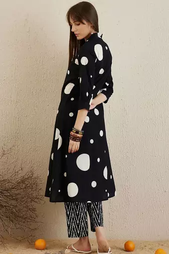 V neck printed pleated pure cotton straight kurta with trousers