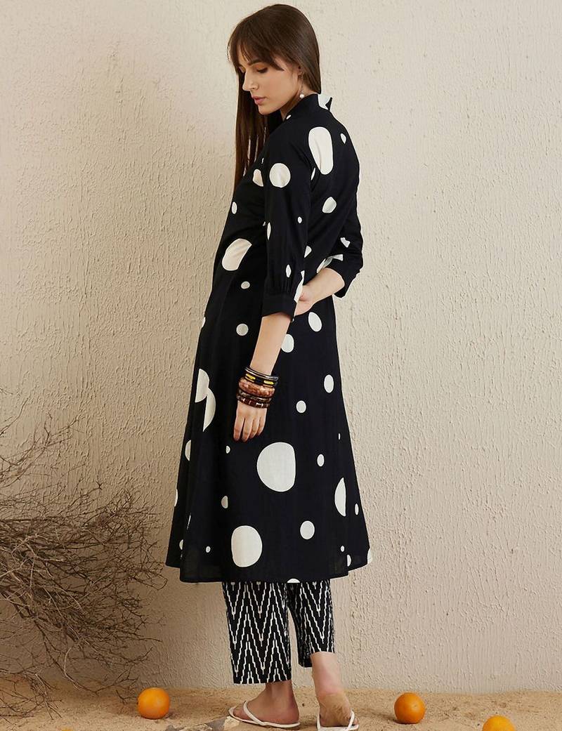 V neck printed pleated pure cotton straight kurta with trousers