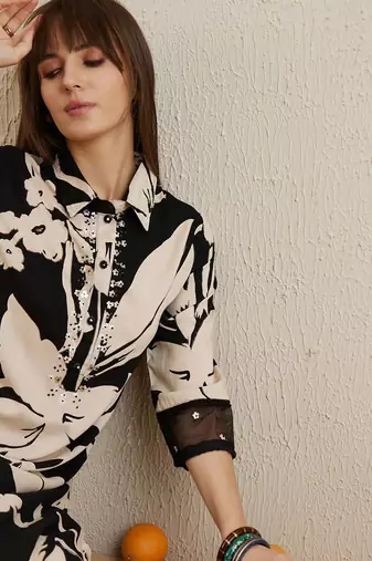 Floral printed regular sequinned kurta with trousers