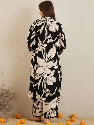 Floral printed sequinned kurta with trousers 5