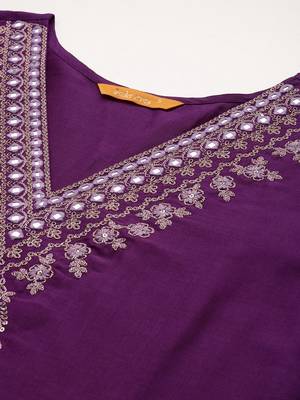 Ethnic motifs yoke design thread work kurta with trousers & dupatta 2