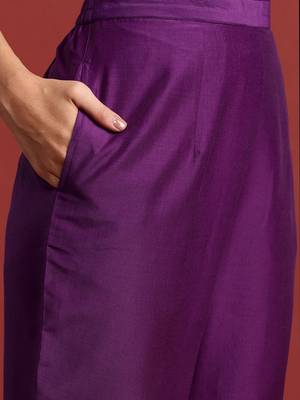Ethnic motifs yoke design thread work kurta with trousers & dupatta 3