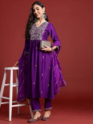 Floral embroidered pleated aari work liva kurta with trousers & dupatta 1