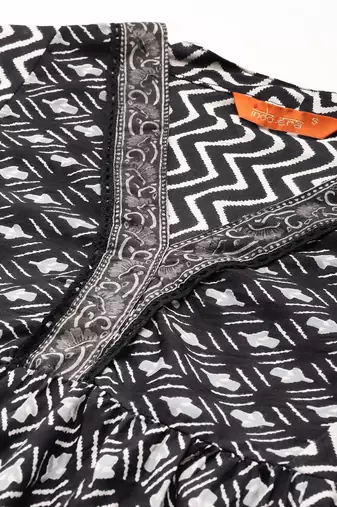 Printed panelled pure cotton kurta with trousers