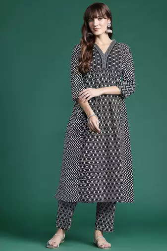 Printed panelled pure cotton kurta with trousers