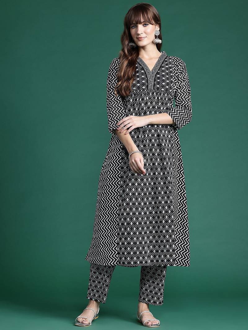 Printed panelled pure cotton kurta with trousers