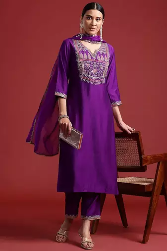 Ethnic motifs yoke design liva kurta with trousers & dupatta