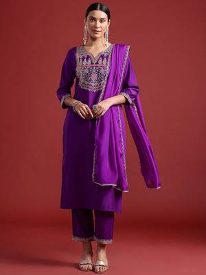 Ethnic motifs yoke design liva kurta with trousers & dupatta 5