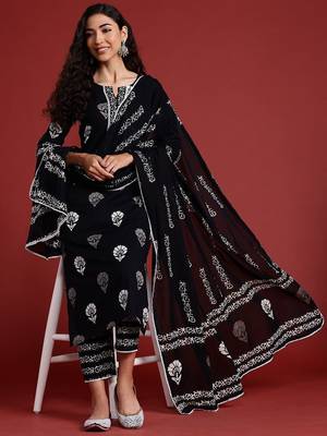 Floral printed cotton kurta with trousers & dupatta 1