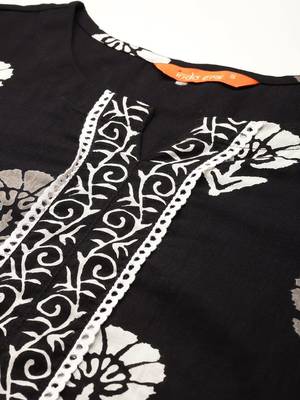Floral printed cotton kurta with trousers & dupatta 2