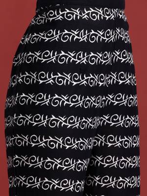 Floral printed cotton kurta with trousers & dupatta 3