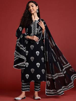 Floral printed cotton kurta with trousers & dupatta 5