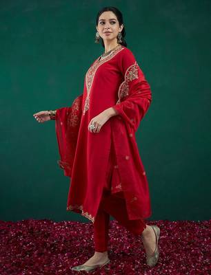 Red ethnic motifs embroidered kurta with trousers & dupatta 5