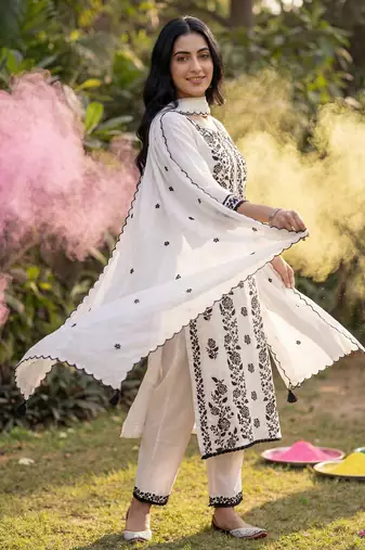 Floral embroidered thread work kurta with trousers & dupatta